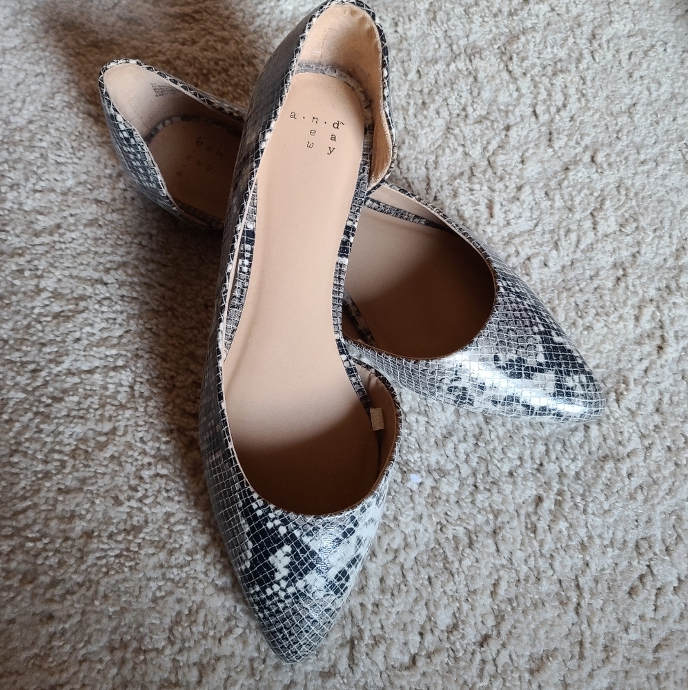 Snake Print Flats 8.5